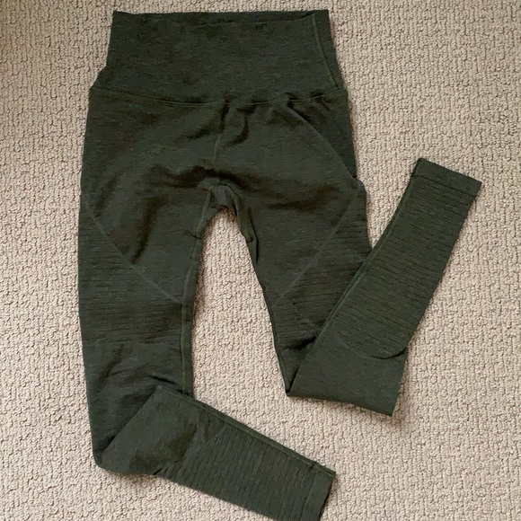 Alphalete Revival Legging - Picture 3 of 4